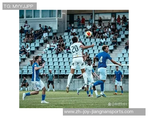 足球合影背后的故事：团结与梦想交织的瞬间